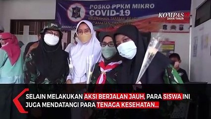 Hari Pahlawan Siswa SMA Beri Karangan Bunga Kepada Nakes
