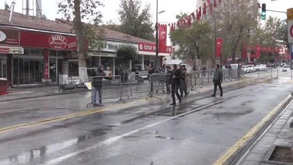 Çöken binanın bulunduğu cadde trafiğe açıldı