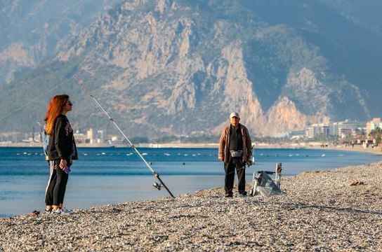 KONYAALTI SAHİLİNDE SAYGI DURUŞU