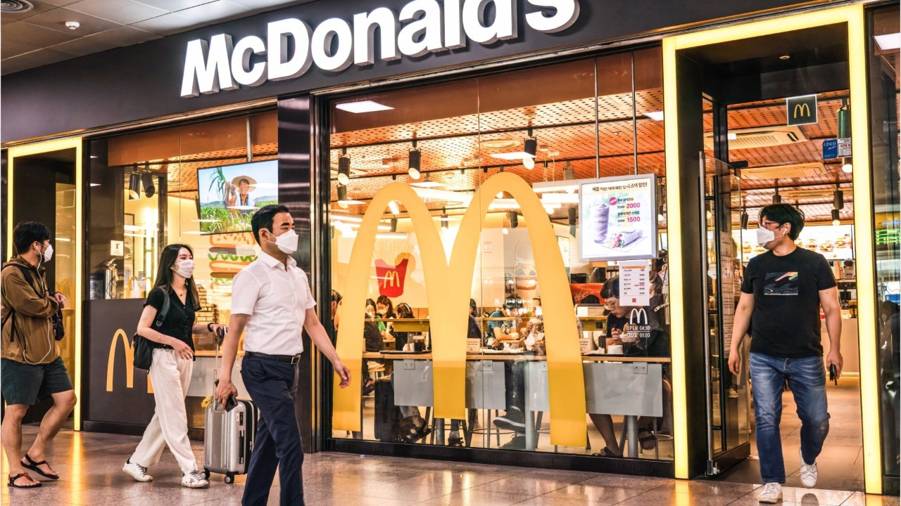 McDonald's : le pass sanitaire est-il nécessaire pour commander et emporter  ? - Capital.fr