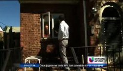 Hombre coloca fotos pornográficas en su ventana