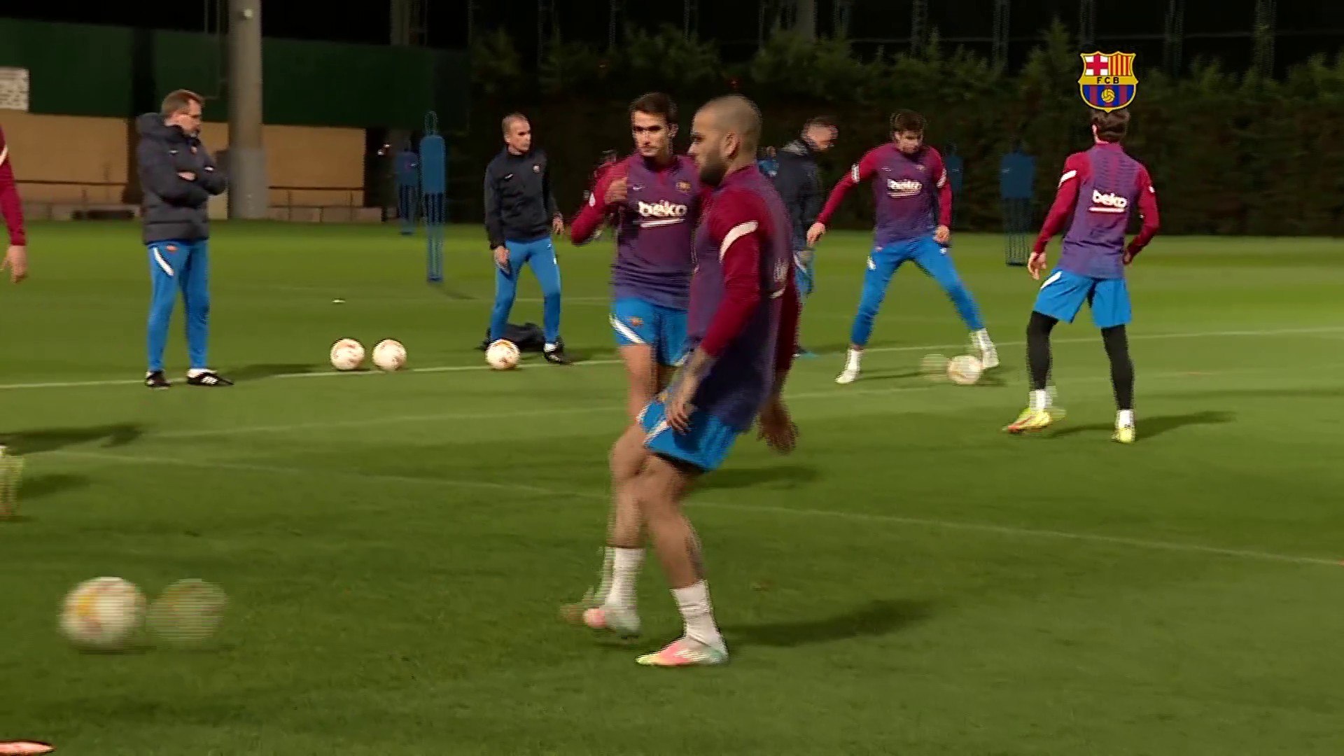 Dani Alves looks fit as he joins training for | beIN SPORTS