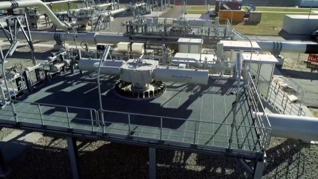 ألمانيا تعلّق مؤقتا آلية ترخيص خط أنابيب الغاز نورد ستريم 2