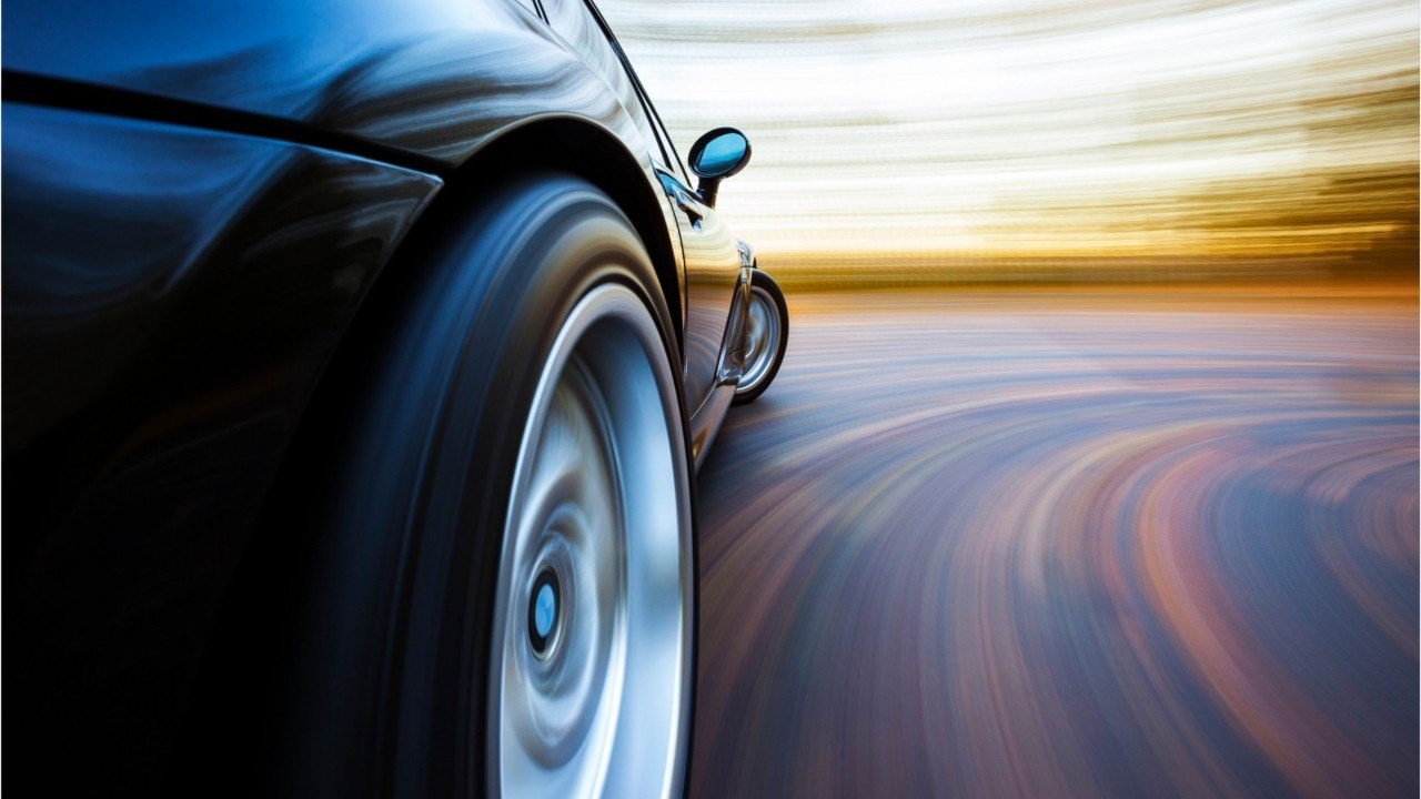 Dans ce village de la Mayenne, le radar pédagogique flashe des voitures roulant à plus de 100 km/h