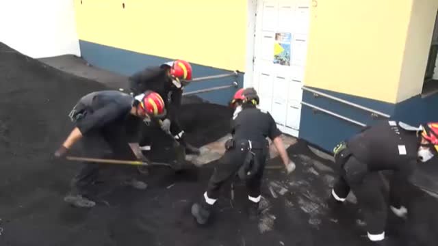 La calidad del aire en La Palma cancela vuelos y suspende clases