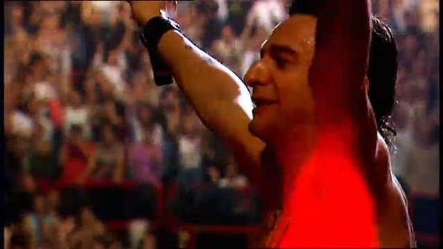 Depeche Mode chante Enjoy the Silence à Bercy