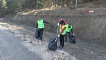 Türkiye'nin en temiz şehrinde üniversite öğrencileri gönüllü oldu, ormanlık alanda temizlik yaptı