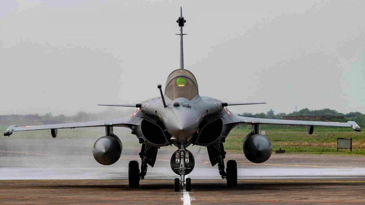 Rafale Deal: What Modi govt answers on Congress...