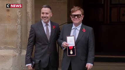 Elton John récompensé pour sa carrière