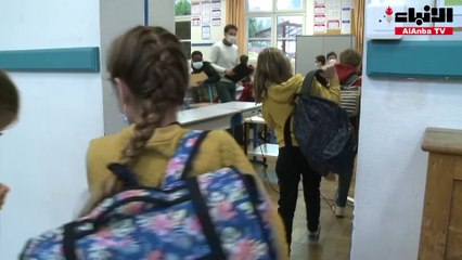 فرنسا تعيد العمل بإلزامية وضع الكمامات في المدارس
