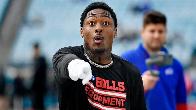 Stefon Diggs Explains Reason Behind AEW Cleats