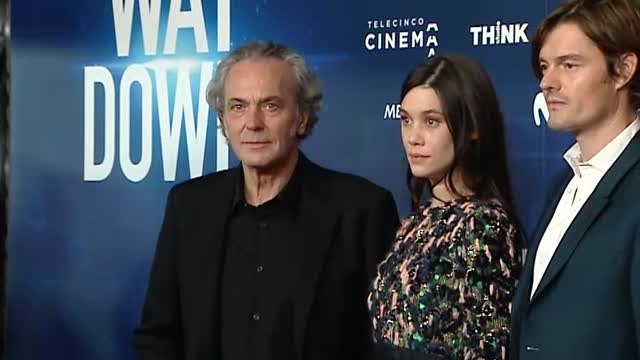 Los protagonistas de 'Way Down' colapsan la Gran Vía madrileña