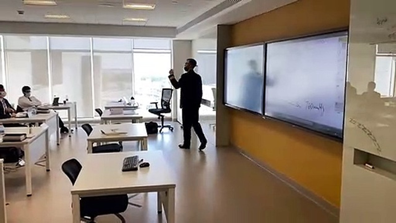 "اليوم السابع" يحتفل بمرور 35 عاما على أول رحلة طيران بين القاهرة ودبى.. بدأت بــ3 رحلات أسبوعيا ووصلت لـ2