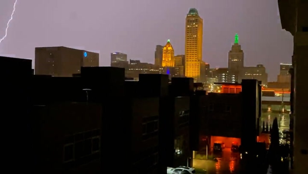 Tornado-warned storm hammers Tulsa