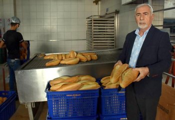 İZMİR'DE DE EKMEĞE ZAM TALEBİ