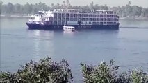 شحوط باخرة سياحية على متنها 70 سائحا أمام مرسى كوم أمبو بأسوان