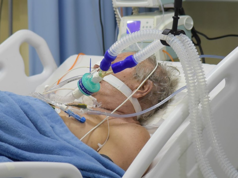 Krankenhäuser in Alarmbereitschaft: Zahl der Impfdurchbrüche steigt