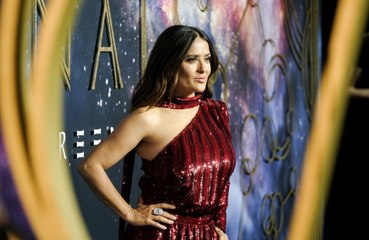 Salma Hayek vit dans une maison hantée