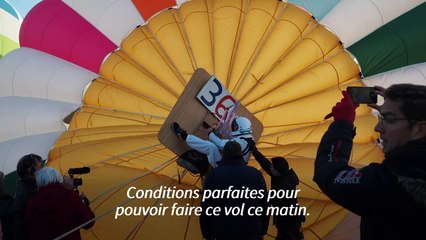 Rémi Ouvrard bat le record du monde debout sur une montgolfière