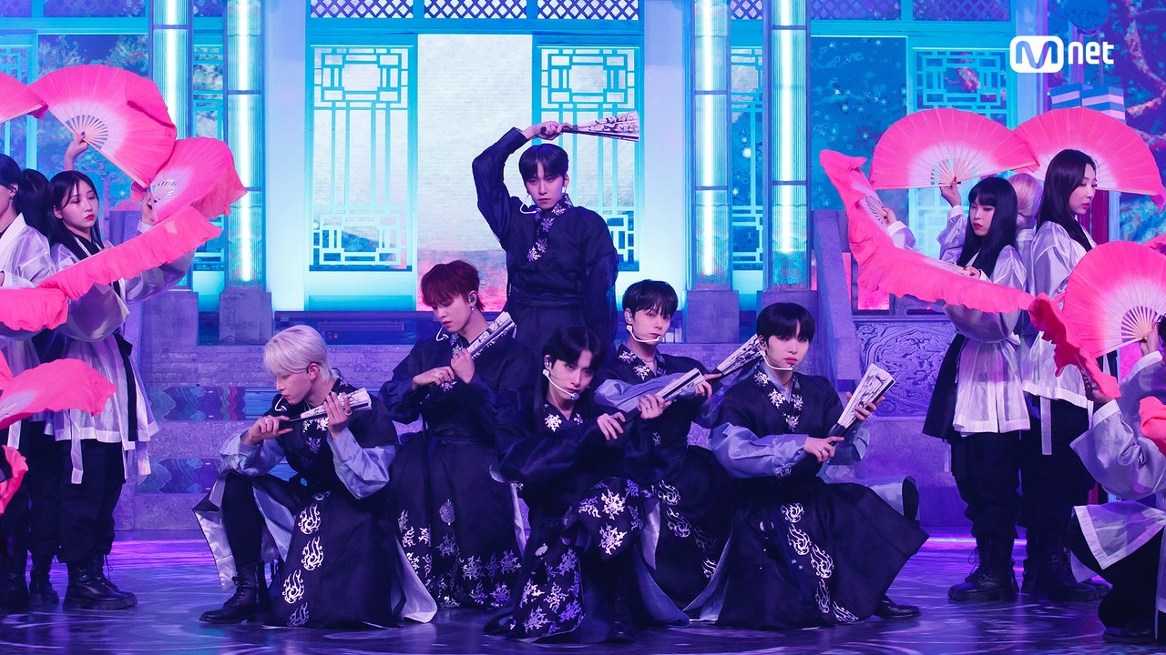 '최초 공개' 한층 성장한 '원어스(ONEUS)'의 'Intro   창 (窓 : Wi...