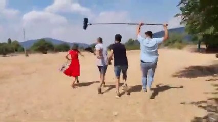 مشهد مضحك من مسلسل فتاة اليد 🤣