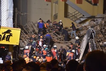 Çöken binada çalışan işçilerden vahim iddia: Binanın çürük olduğunu söyledik