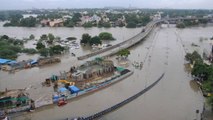 Chennai Rains : చెన్నై సిటీ జలమయం... మాకే ఎందుకు ఈ కష్టాలు Red Alert | AP || Oneindia Telugu