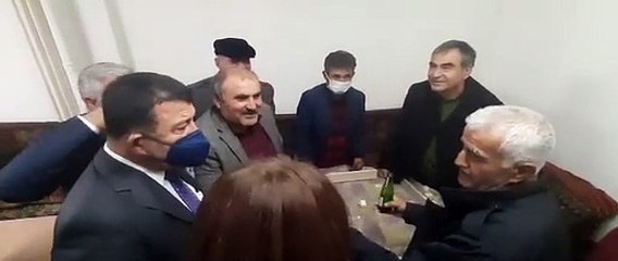 CHP'li Ağbaba, EYT'li vatandaşla diyaloğunu paylaştı: "Kendi etimizi yiyoruz"