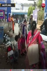 जिला अस्पताल के बाहर गर्भवती की डिलिवरी, आसपास खड़ी महिलाओं ने कराया प्रसव