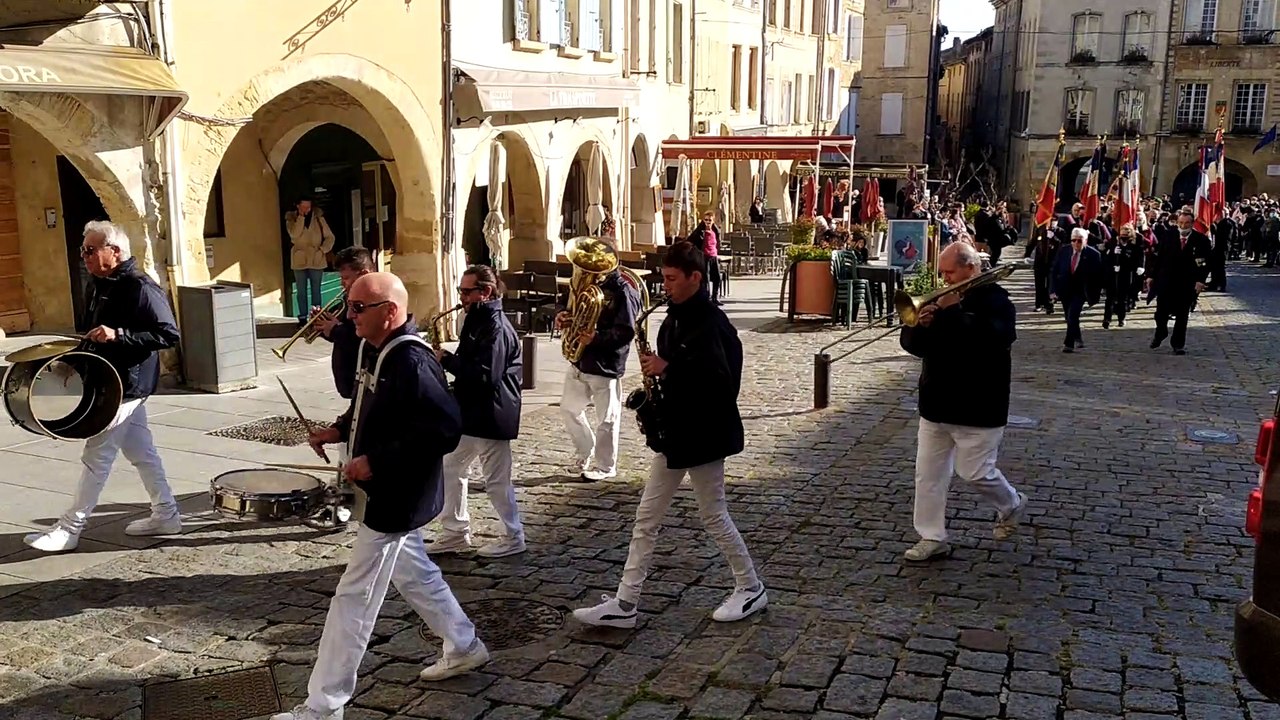 Défilé 11 novembre Bagnols-sur-Cèze