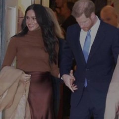 Télécharger la video: Meghan Markle Is Cold-Calling Senators About Paid Family Leave