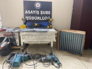 MUNZUR ÜNİVERSİTESİ'NDEN İNŞAAT MALZEMESİ ÇALAN 3 ŞÜPHELİ TUTUKLANDI