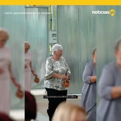 Abuelitas forman parte del sequito de bodas como 'flower girls'