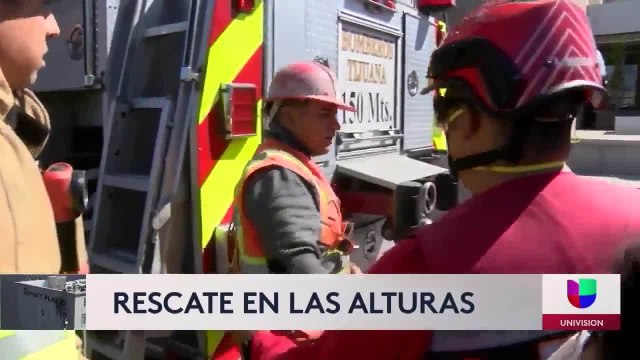 Noticias San Diego 6pm 101221 - Clip TJ WORKERS RESCUE