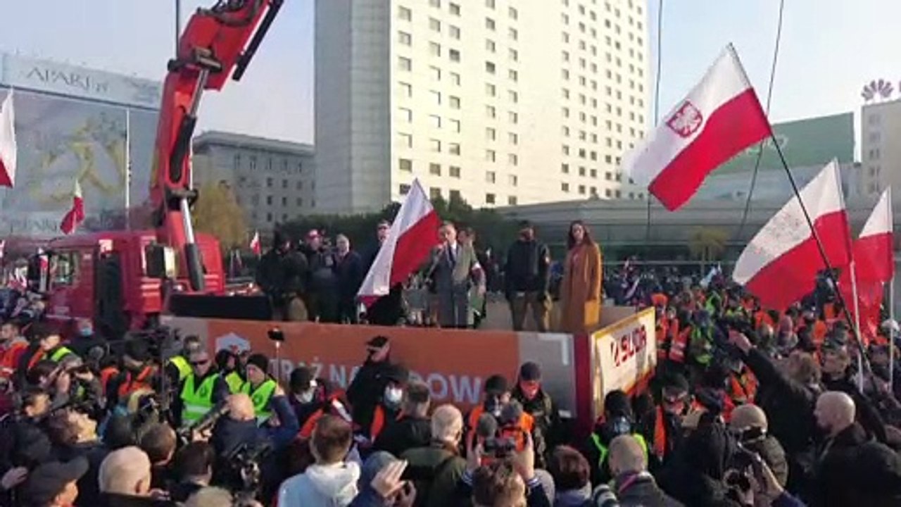 Unabhängigkeitstag: Rechtspopulisten ziehen durch Warschau