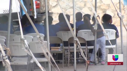 Mujer haitiana habla en El Paso