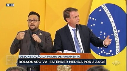 Video herunterladen: O presidente Jair Bolsonaro confirmou hoje que vai prorrogar por dois anos a redução de impostos sobre a folha de pagamentos dos setores que mais empregam no país.