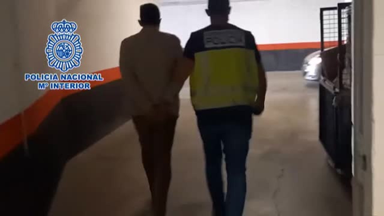 Detenido un varón que estafó más de 400.000 euros a comercios mediante identidades y cuentas bancarias falsas