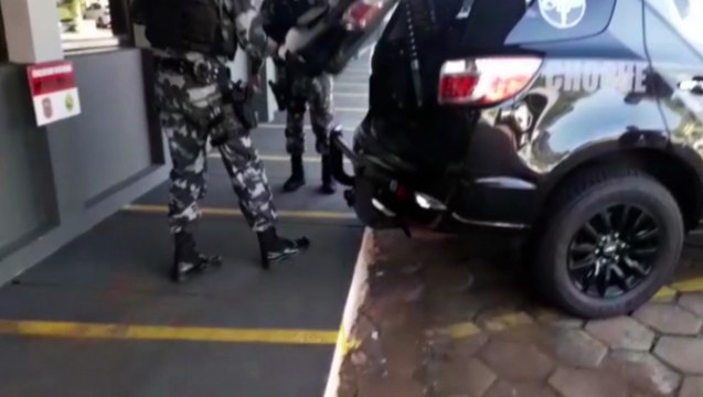 Homens que são suspeitos de abastecerem andarilhos com drogas são detidos em ação do Choque