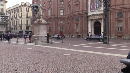 Download Video: Torino, il presidente della Repubblica Sergio Mattarella arriva al Teatro Carignano