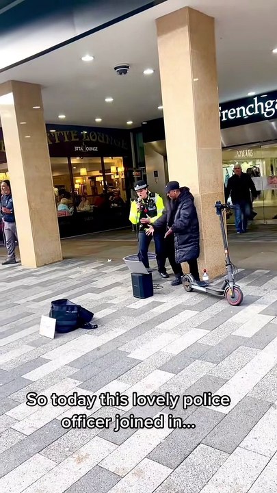 Amazing moment policewoman joins The Voice star for singalong in Doncaster town centre