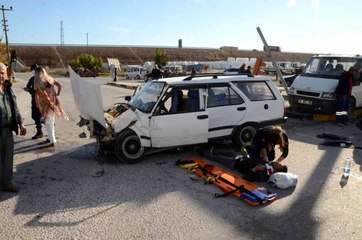 Son dakika: Manisa'da 3 aracın karıştığı kaza güvenlik kamerasına yansıdı