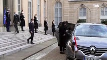 الرئيس السيسي يصل إلى قصر الإليزيه تمهيداً لحضور مؤتمر باريس الدولي حول ليبيا