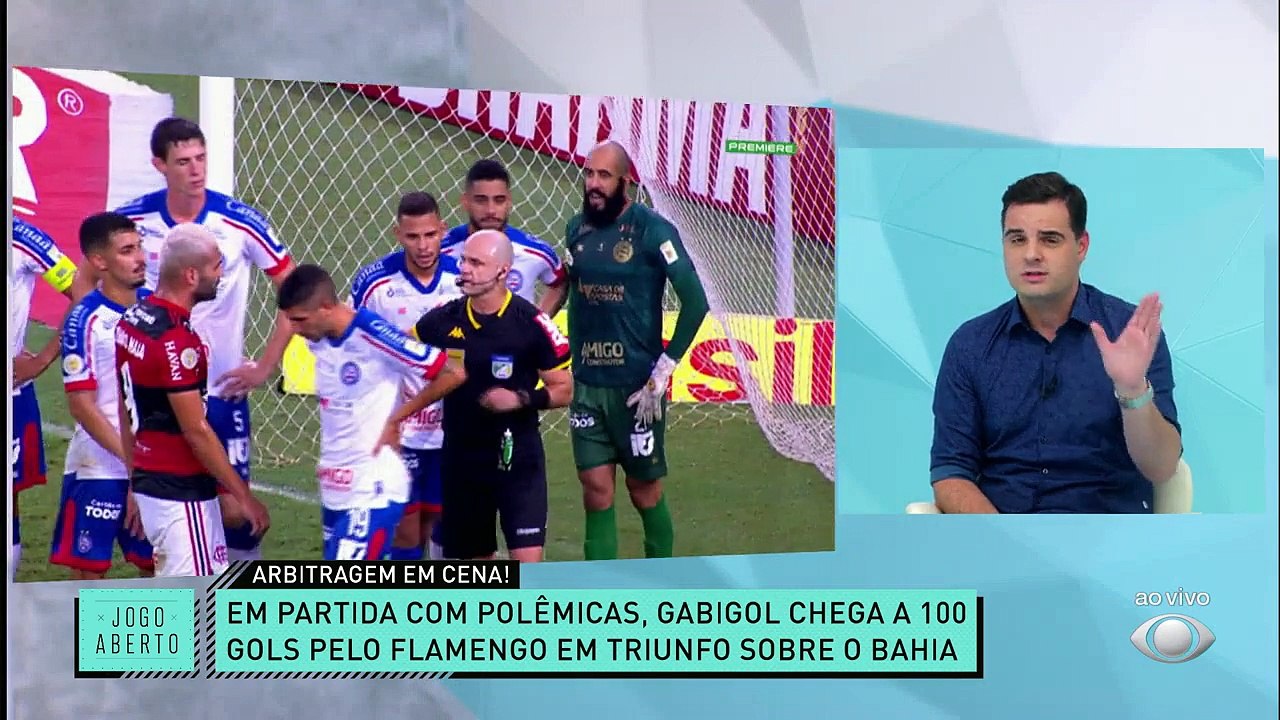 POLÊMICA NO MARACANÃ! Flamengo vence o Bahia por 3 a 0, mas partida foi marcada por muitas polêmicas de arbitragem. Chico Garcia disparou: "Saída do Gaciba não vai resolver muita coisa". #JogoAberto