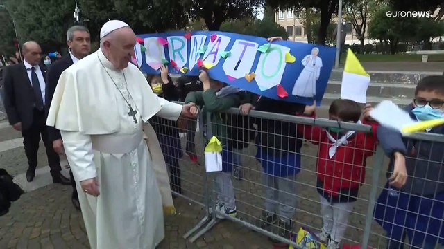 Avant la Journée mondiale des pauvres, le Pape appelle à tendre la main aux plus démunis