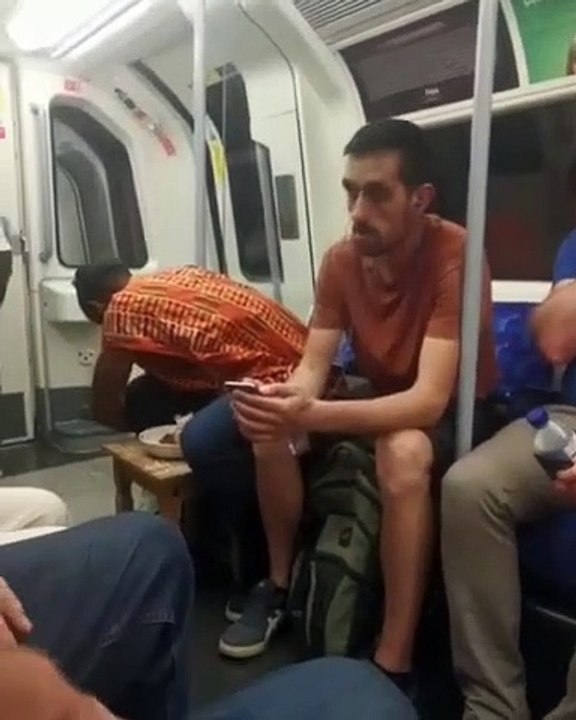 Come en la mesa .. en el metro de Londres