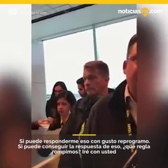 Corren a familia de vuelo presuntamente por amamantar a un bebé