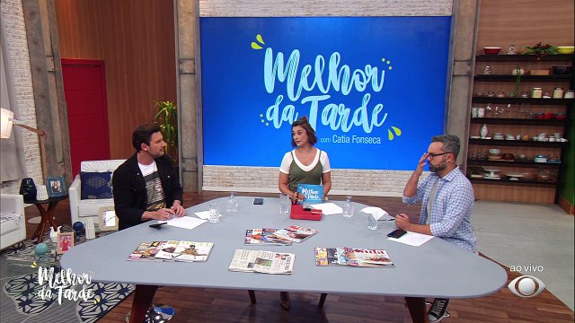 Socorro, perigo , escreveu em suas redes sociais.