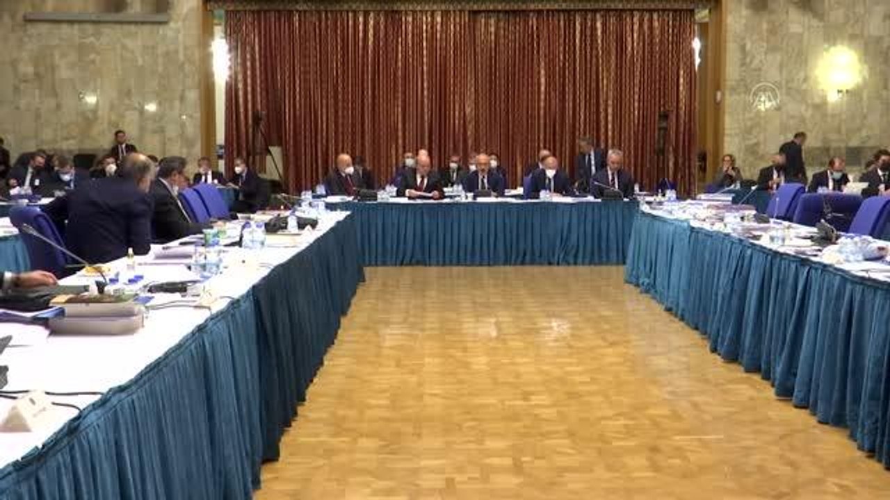 Son dakika haber... Bakan Elvan: "Sadece Türkiye değil, dünya ülkeleri, tüm ülkeler zor bir süreçten geçiyor"