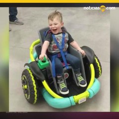 Estudiantes crearon un auto de juguete para un niño que no puede caminar